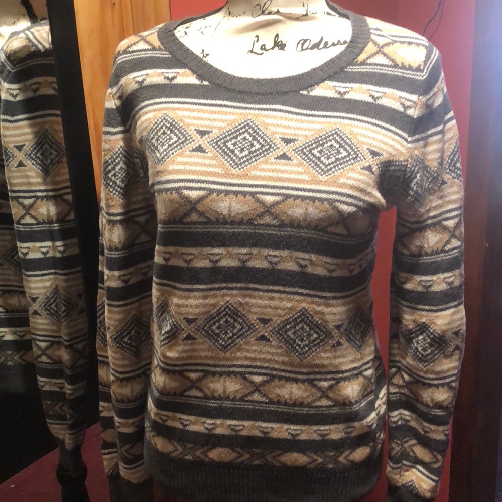 Pull over sweater